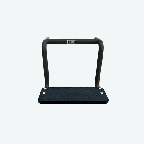 Sacco mushing stand in the color black